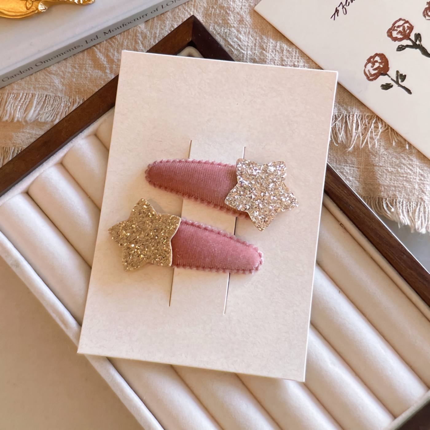 2pcs Velvet Star Snap Clips 