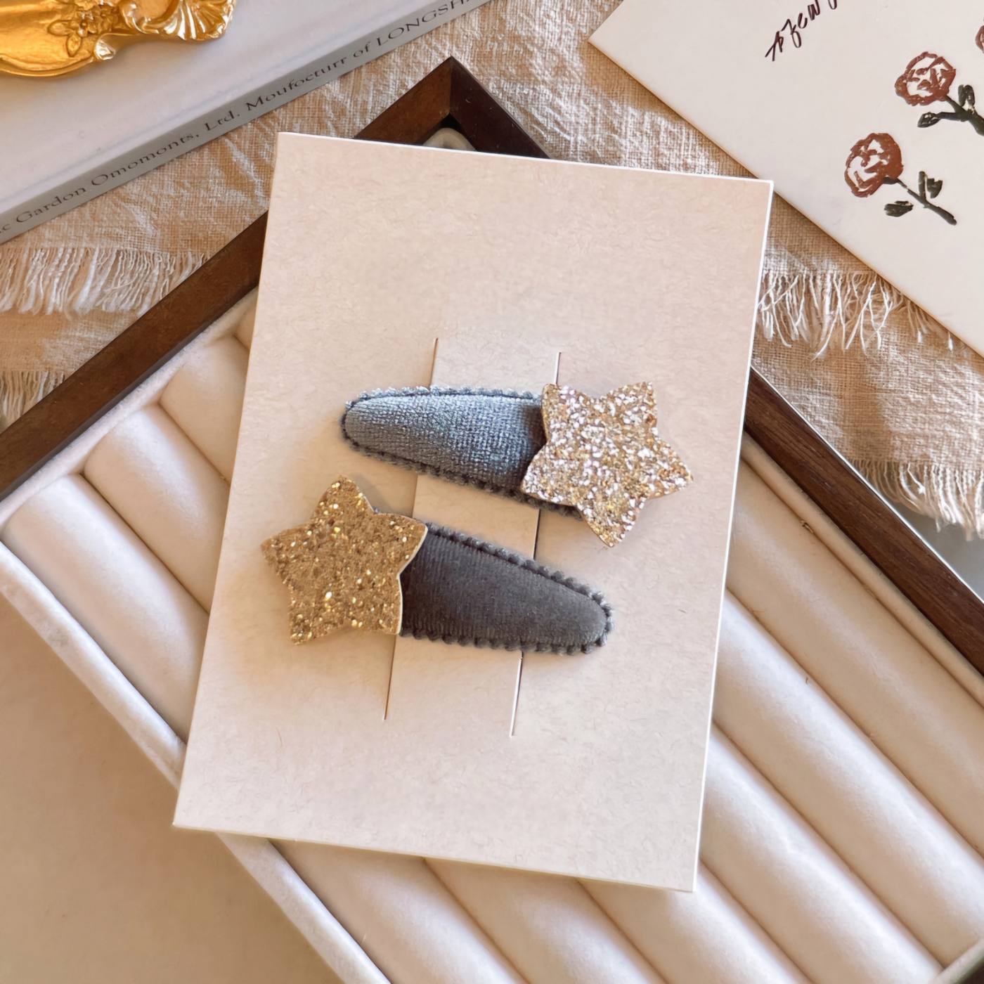 2pcs Velvet Star Snap Clips 