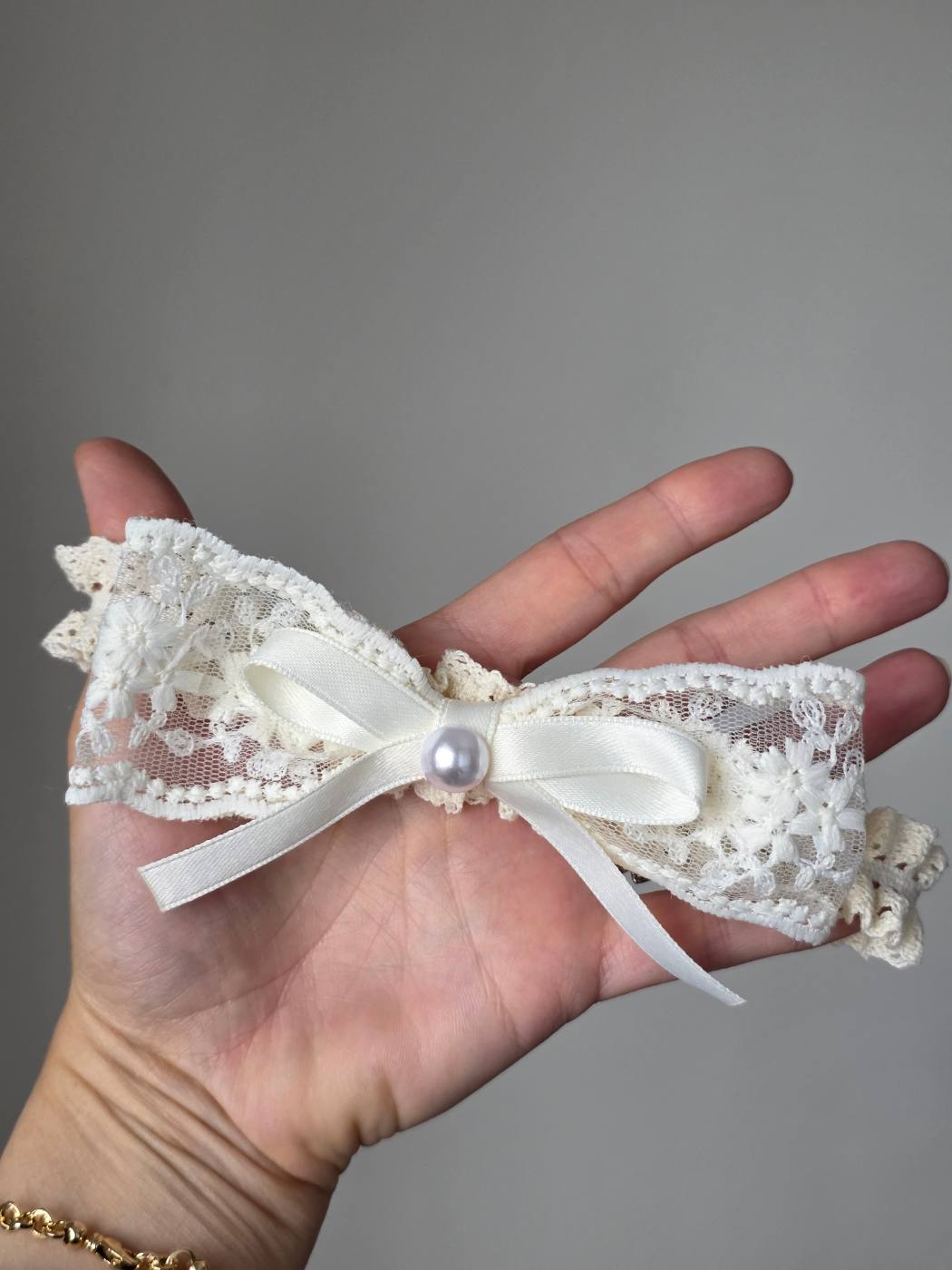 1pc Offwhite Lace and Satin Bow Baby Headband 