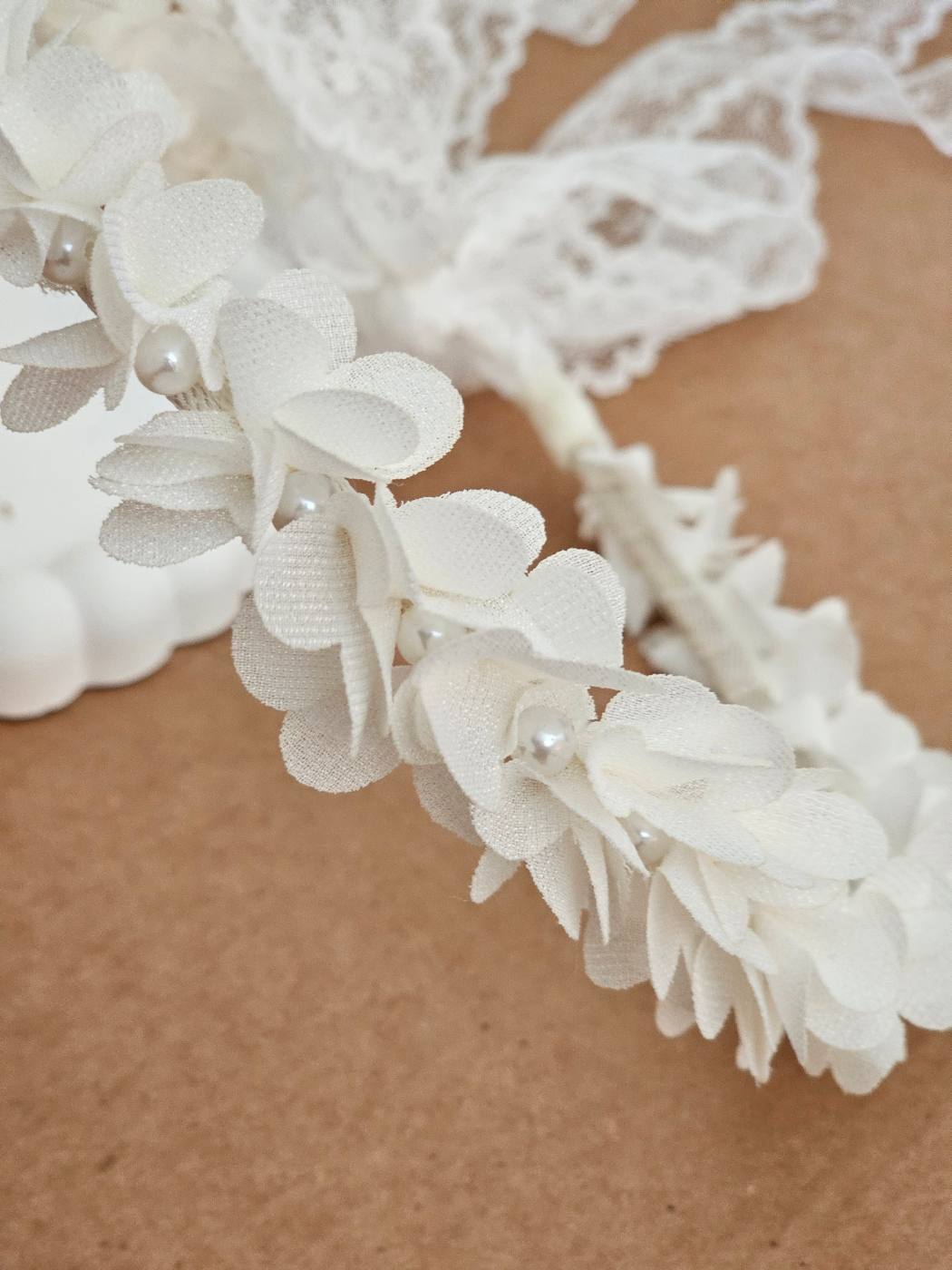 1pc Offwhite Floral Crown With Lace Ribbons