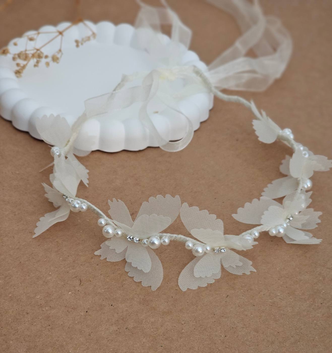 1pc Offwhite Butterfly Crown With Pearls 