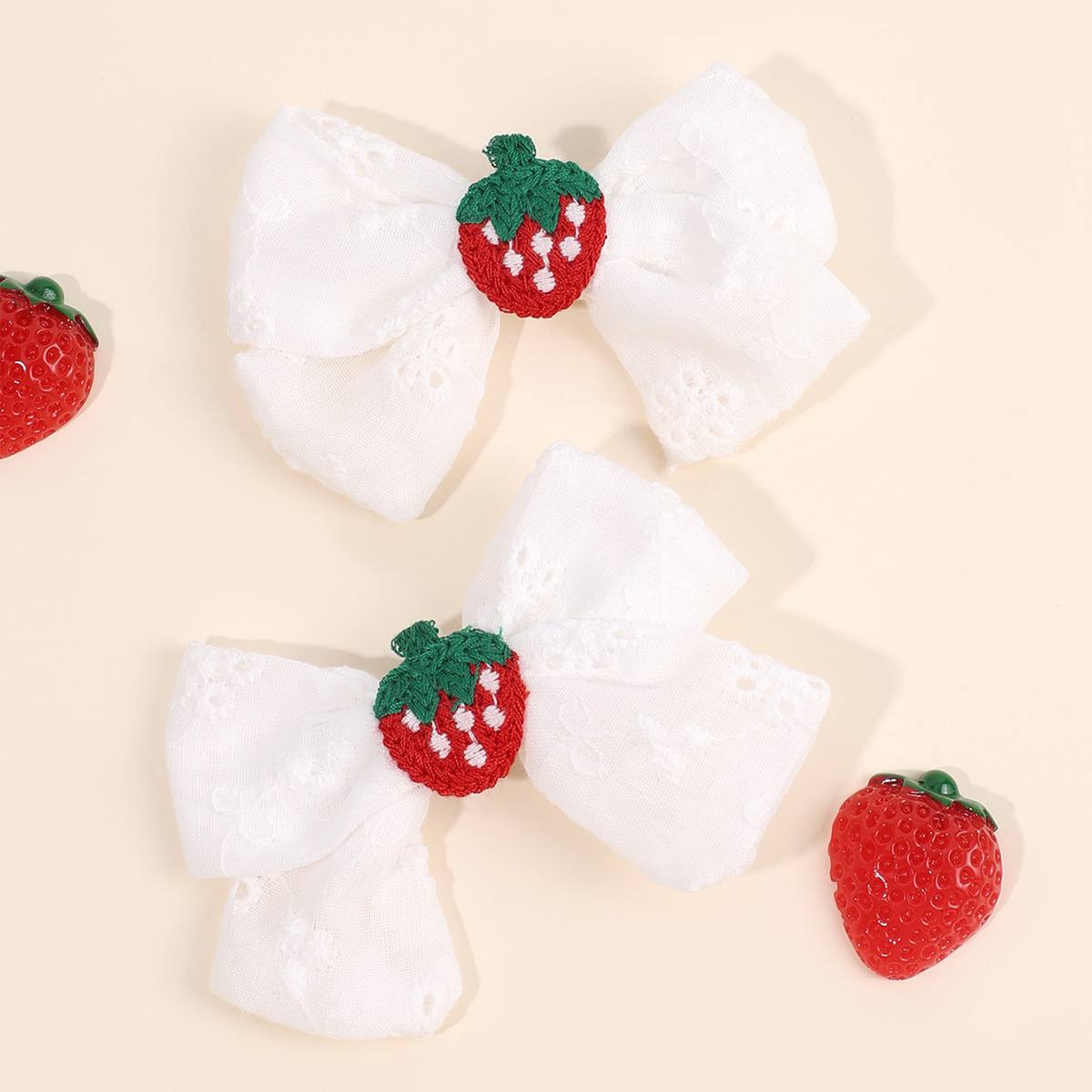 2pcs Strawberry Bow Hairclip 