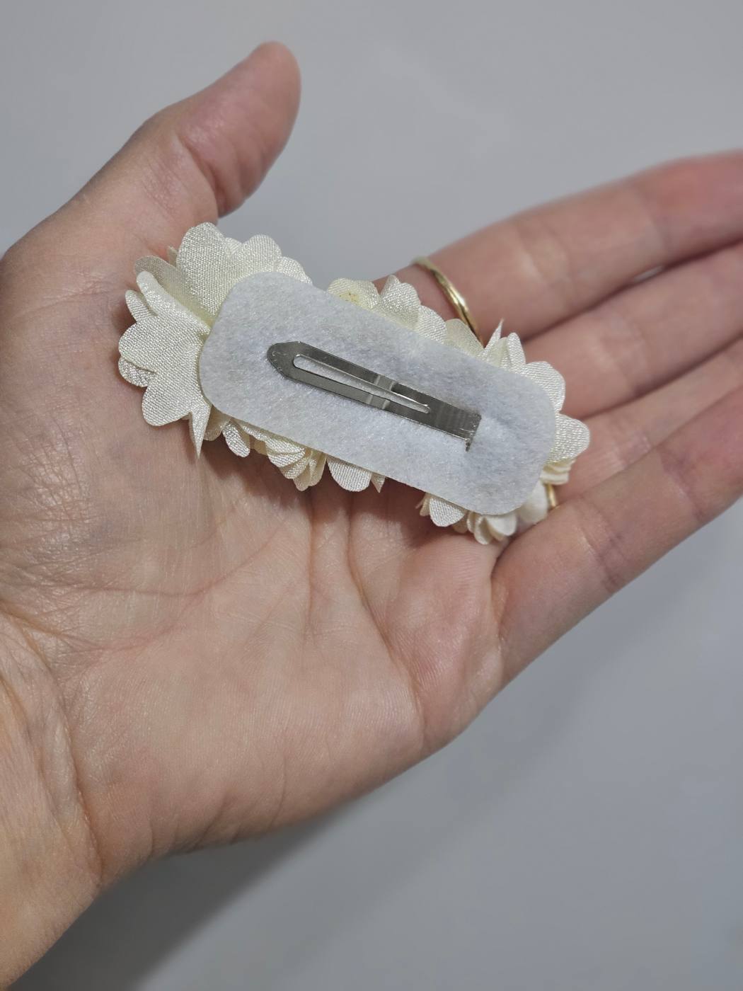 2pcs Floral Snap Clip With Crystal 