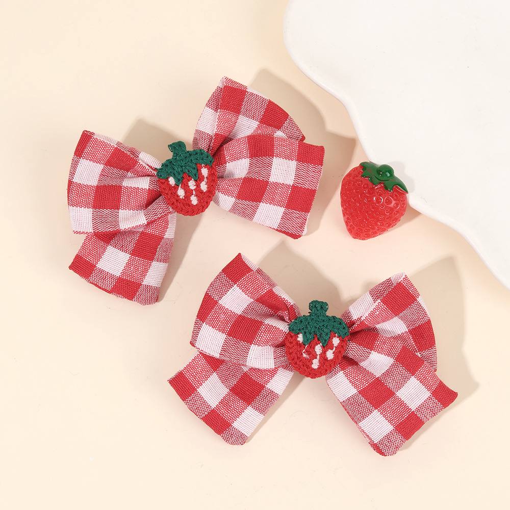 2pcs Strawberry Patterned Bow Hairclip 