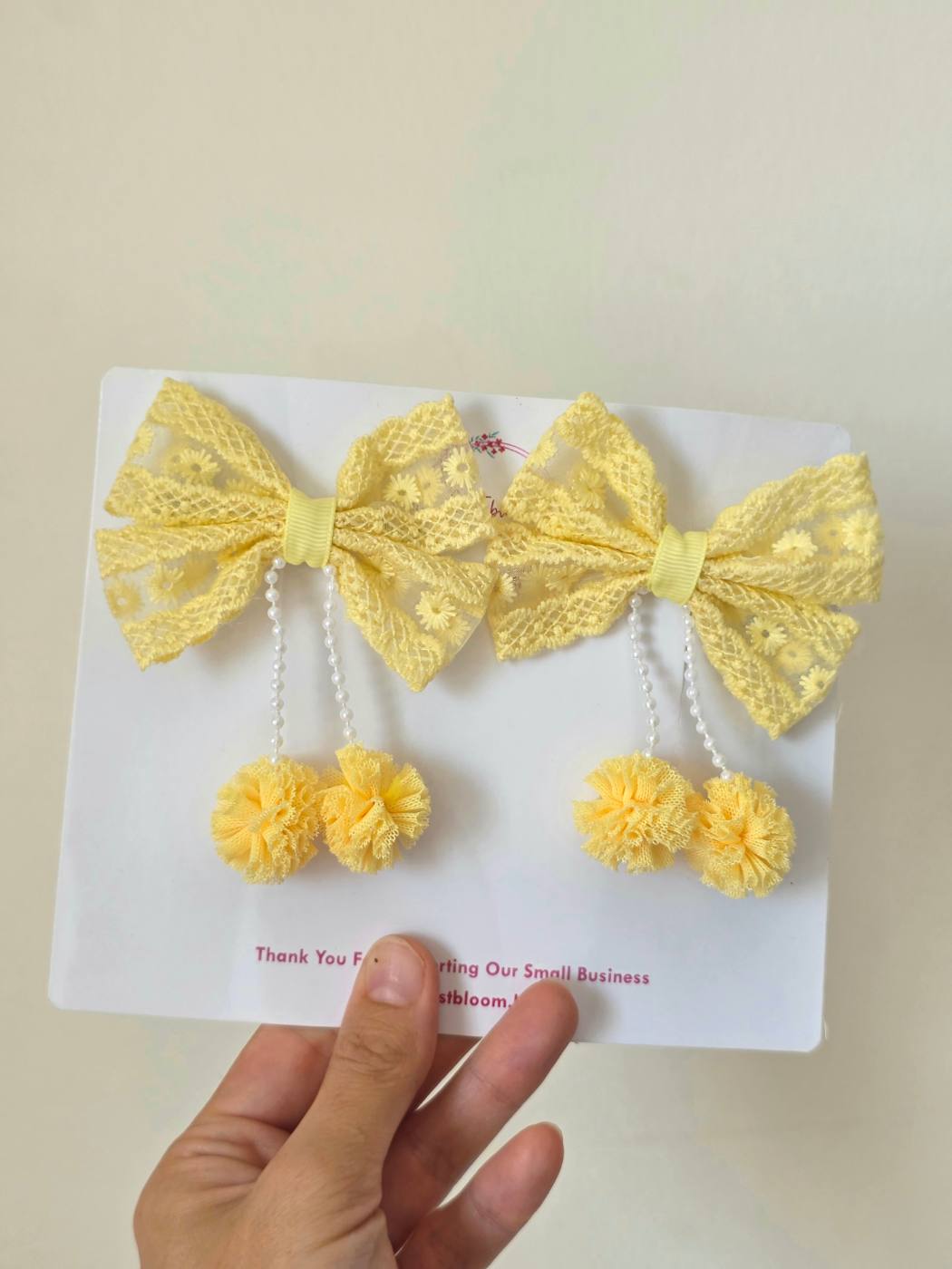 2pcs Yellow Bow Hair Clip With Pompoms