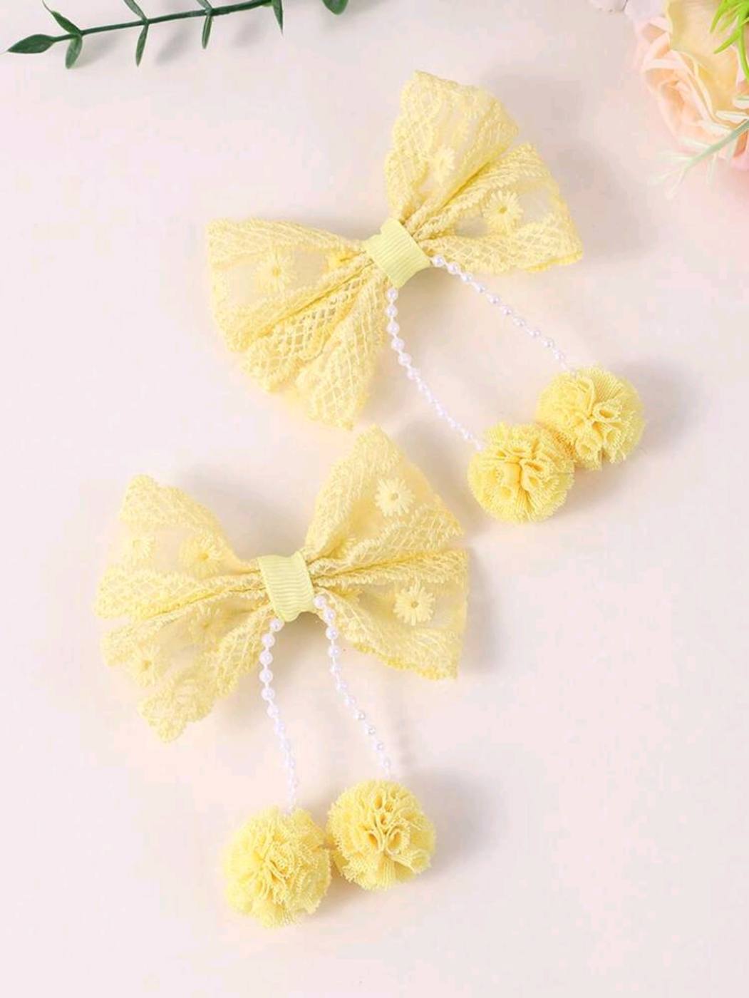 2pcs Yellow Bow Hair Clip With Pompoms